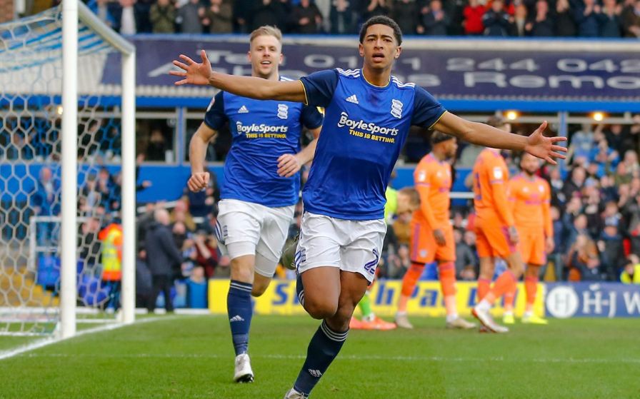 Talenta Birmingham City Bersembunyi di Balik Jok Mobil kala Datang ke Manchester United