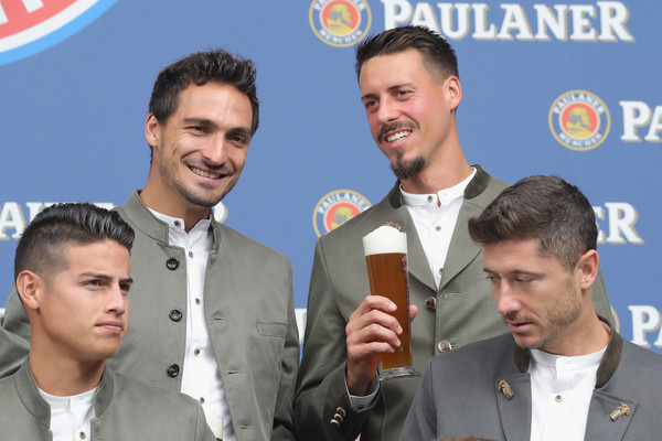 Bayern Munchen Cuci Gudang, Dortmund Ingin Pulangkan Mats Hummels