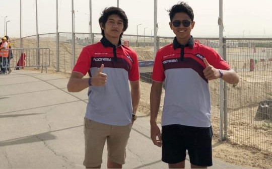 Tampil dengan Biaya Sendiri, Diva dan Delvintor Kibarkan Merah Putih di Motocross Kuwait 