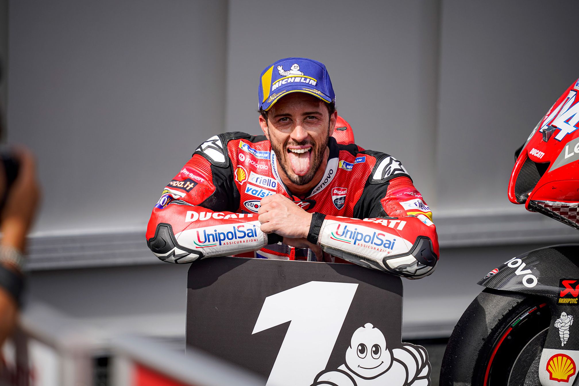 Niat Hati Merangkul Bulan, Dovizioso Justru Terganjal Ban