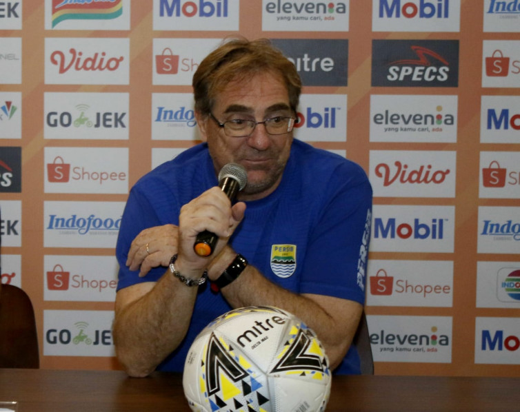 Status Pertemuan Persib Bandung dengan Bhayangkara Berubah, Rene Alberts Beri Respons