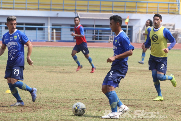 Persib Tanpa 7 Pemain Jalani Turnamen di Malaysia