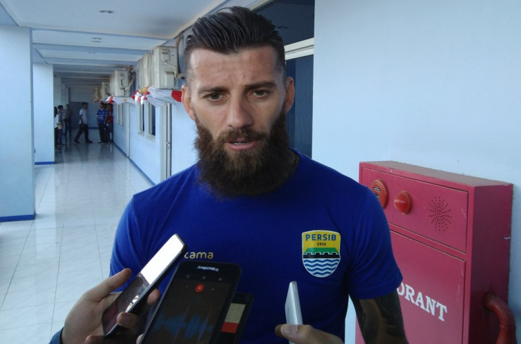 Jawaban Persib soal Tidak Kunjung Datangnya Bojan Malisic