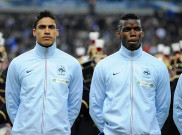 Manchester United Masih Berupaya Selipkan Pogba dalam Negosiasi Varane