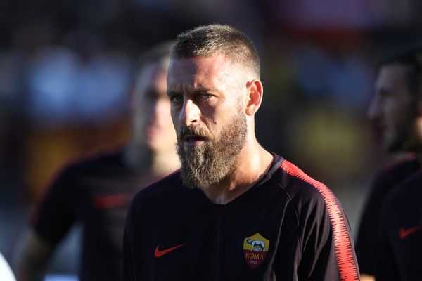 AC Milan Coba Rayu Legenda AS Roma