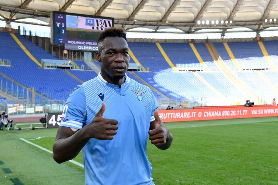 Tak Hanya Robin Gosens, Inter Juga Akan Datangkan Pelapis Edin Dzeko