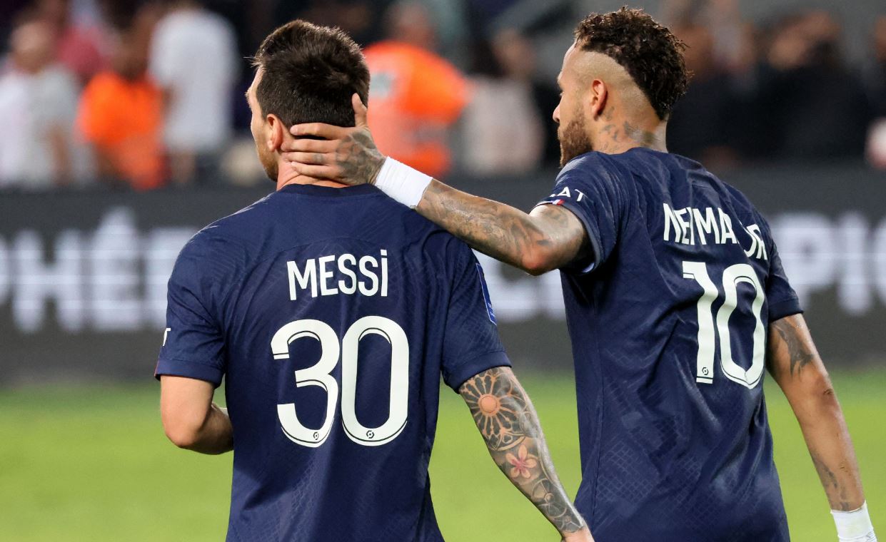 Gagal Bersinar dengan PSG, Neymar dan Lionel Messi Disebut Cengeng