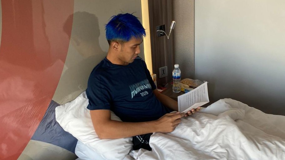 Ada Buku, Fajar Tak Jenuh Jalani Karantina di Thailand