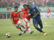 Diminati Banyak Klub, Ezechiel Pilih Bertahan di Persib