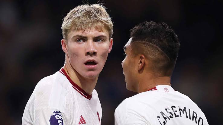 Minta Hentikan Kritik kepada Rasmus Hojlund, Casemiro: Dia Masih Anak-Anak