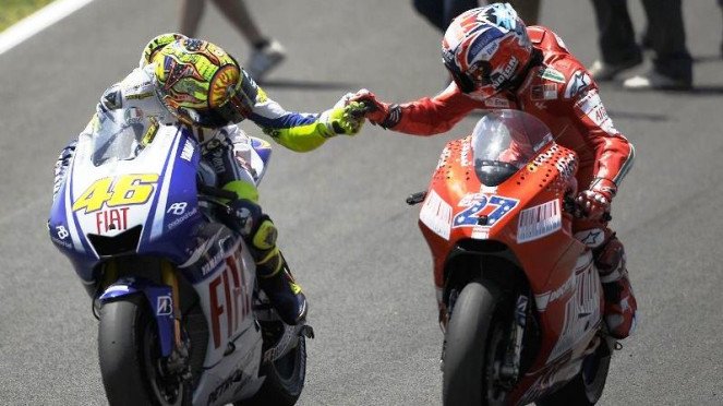 Status Valentino Rossi Buat Casey Stoner Miris