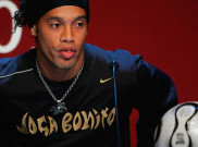 Ronaldinho Putuskan Gantung Sepatu