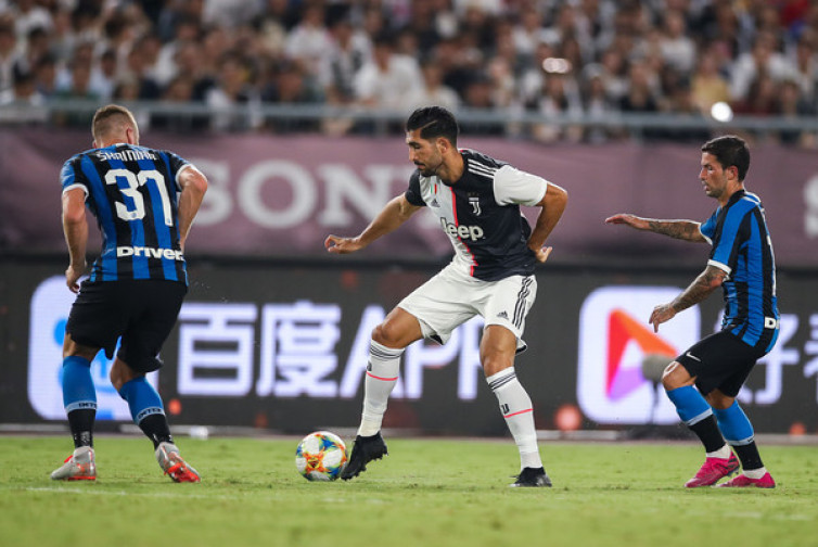 Hormati Liverpool, Emre Can Tak Tertarik Gabung Manchester United