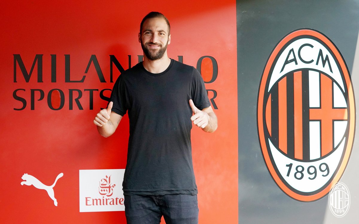 Jelang Hadapi AC Milan, Fans Napoli Ejek Gonzalo Higuain