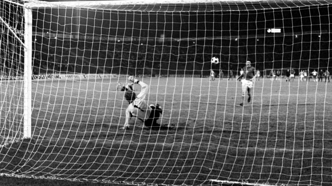 Nostalgia - Final Piala Eropa 1976, Lahirnya Penalti Panenka, dan Kisah di Baliknya