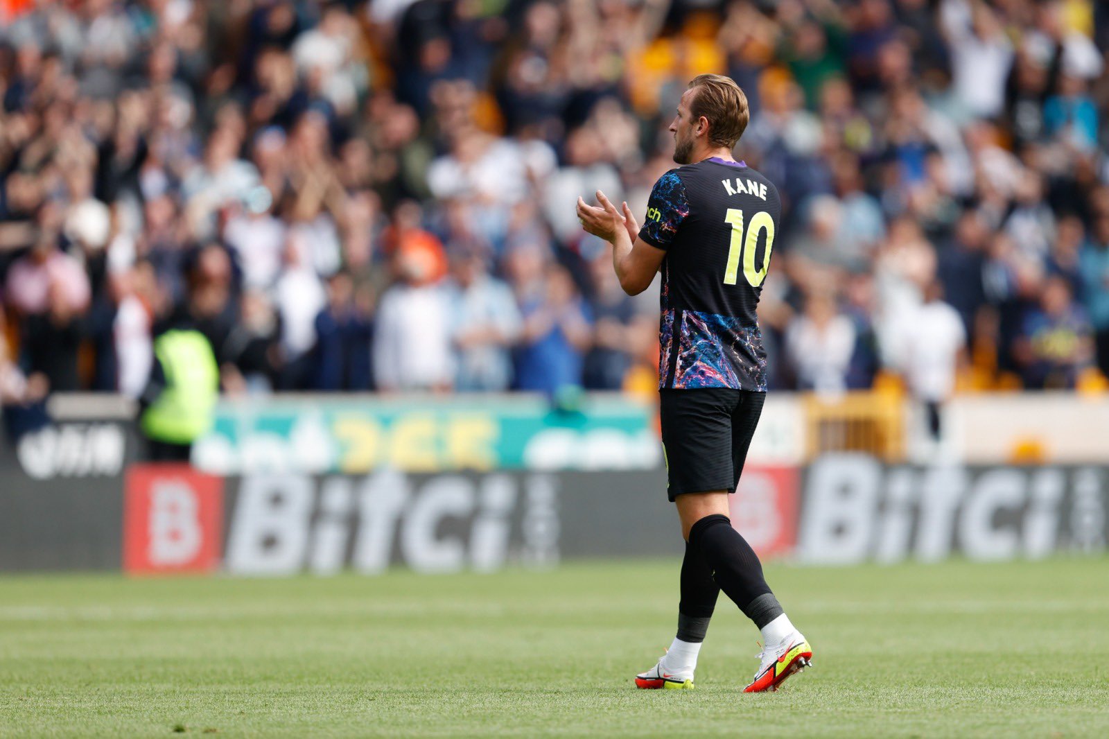 Sah, Harry Kane Bertahan di Tottenham Hotspur