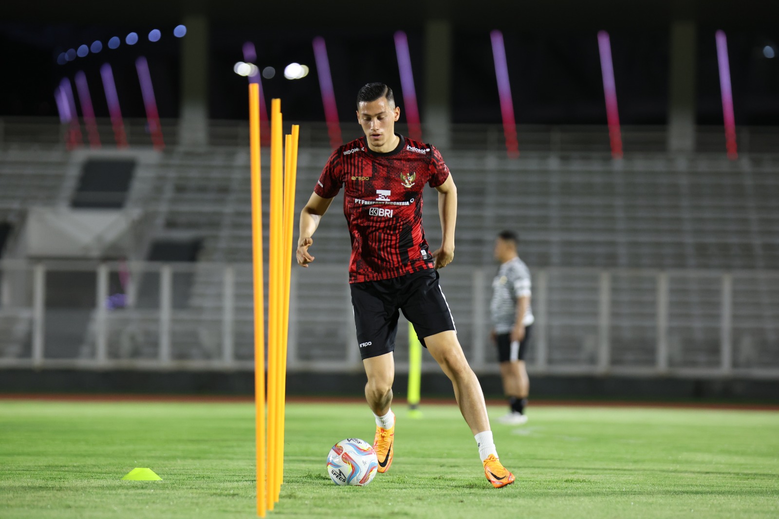 Kata Shin Tae-yong soal Peluang Mainkan Jay Idzes dan Nathan Tjoe-A-On Kontra Vietnam