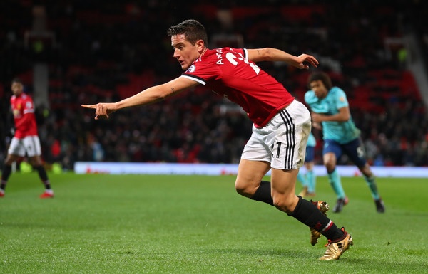 Herrera Serang Balik Kritik Neville Lewat Pesan Natal