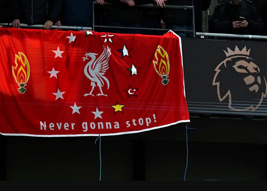Perebutan Titel Premier League: Berikan Trofinya untuk Liverpool, Arsenal Terpeleset Sendiri