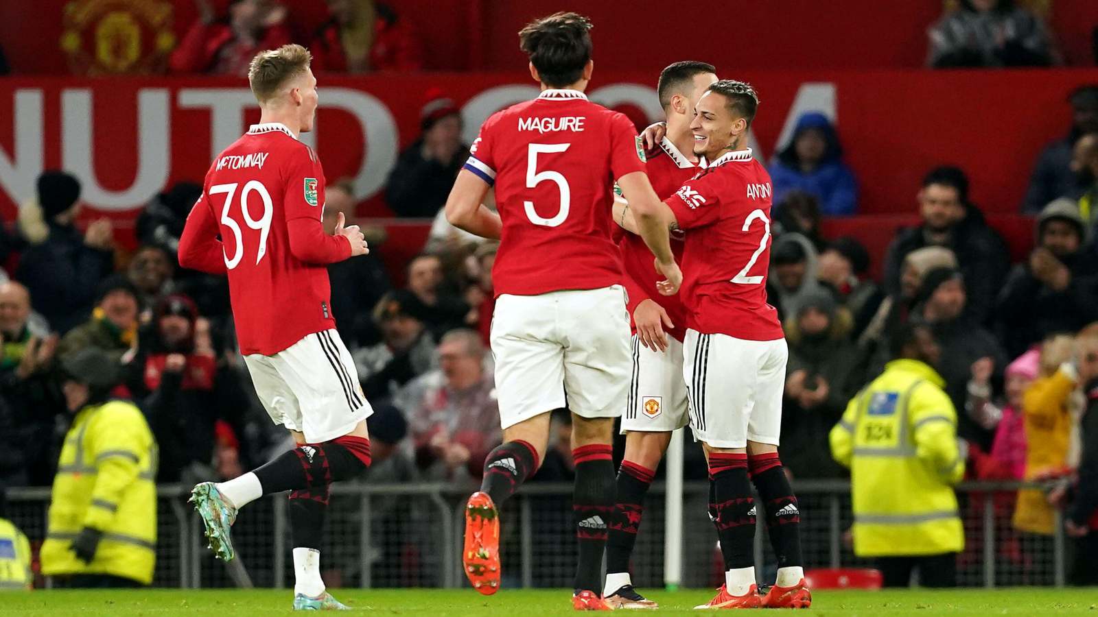 Manchester United Tembus Semifinal Piala Liga, Erik ten Hag Tersenyum Lebar