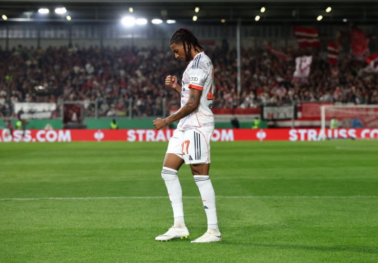 Winger Bayern Munchen Diplot Menggantikan Mohamed Salah di Liverpool pada 2027