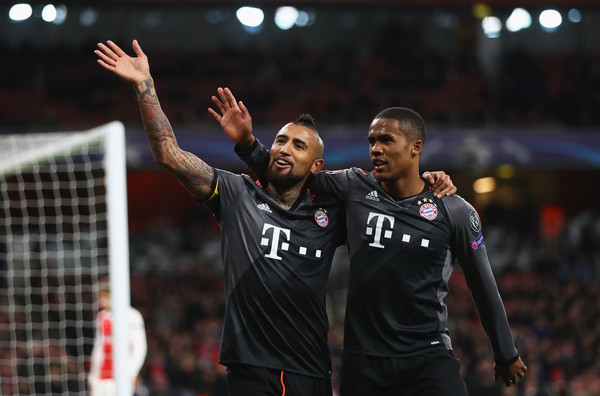 Douglas Costa Selangah Lagi Menuju Juventus