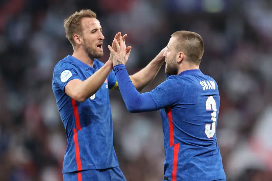 Jalani Peran Ganda, Luke Shaw Rayu Harry Kane dan Declan Rice Gabung Manchester United