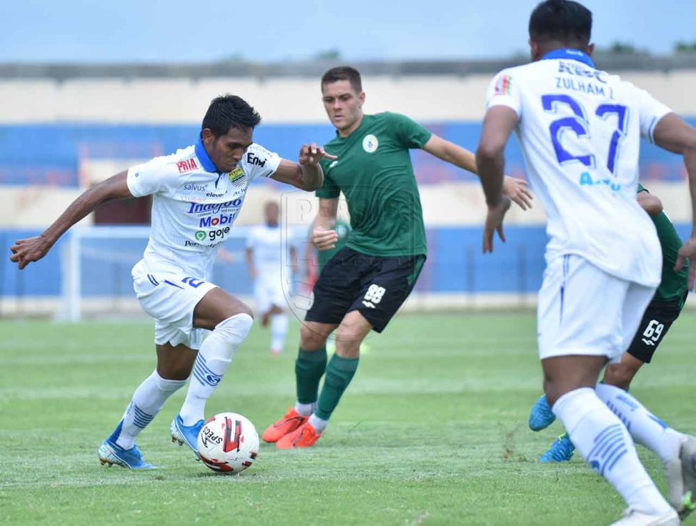 Persib Bandung Gebuk PSS Sleman 2-0 dalam Laga Uji Coba