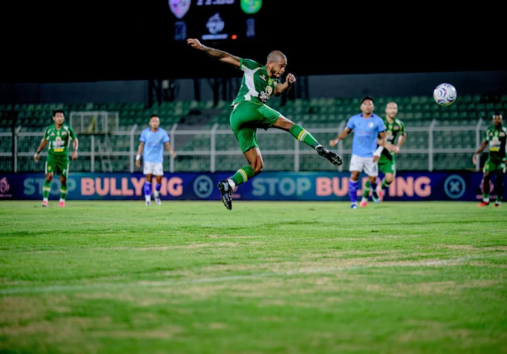 Hasil Super League 2026/2027: Persebaya Menang Tipis, Madura United Telan Kekalahan Perdana