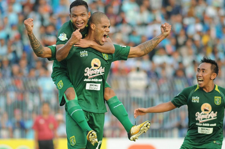 Alami Benturan, David da Silva Tetap Turun Saat Persebaya Hadapi Borneo FC