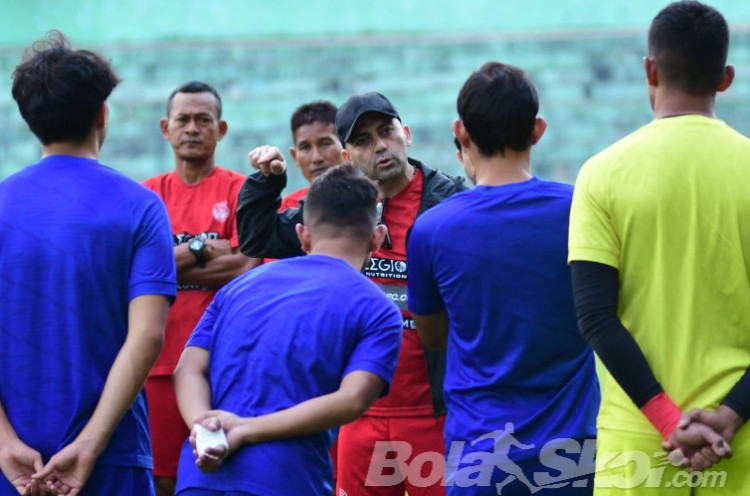 Isu Bubar Tak Menghalangi Arema FC untuk Fokus Hadapi PSM
