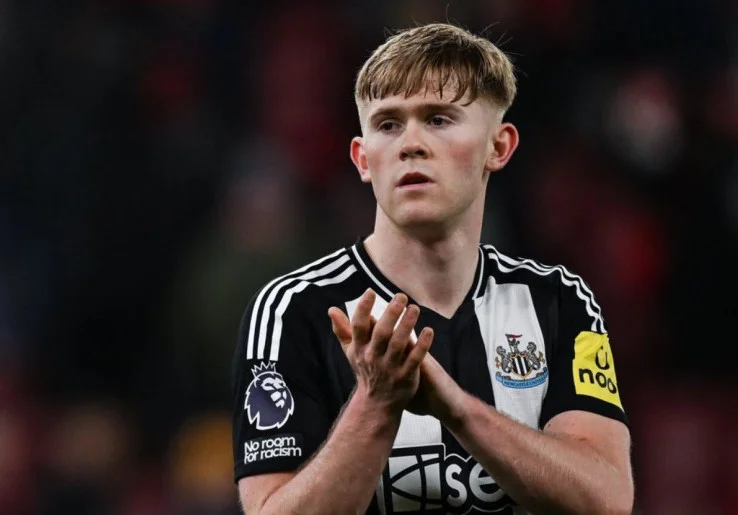 Manfaatkan Kekacauan di Newcastle, Manchester United Intip Peluang Rekrut Lewis Hall