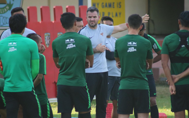 Simon McMenemy Ajak PSSI dan LIB Duduk Bersama untuk Perbaiki Timnas Indonesia