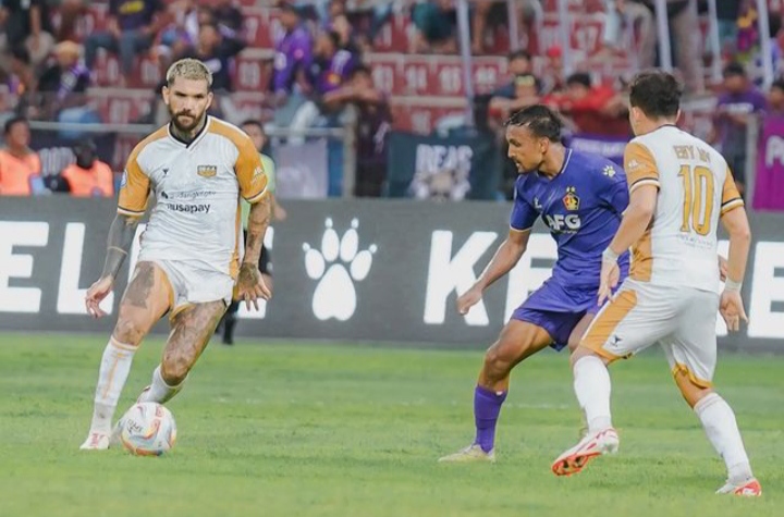 Hasil Liga 1 2023/2024: Dewa United FC Curi Poin dari Persik, Derbi Kalimantan Berakhir Imbang