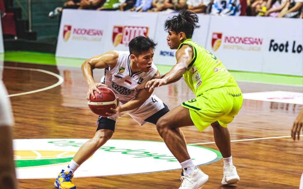 IBL 2024: Satria Muda Menang Telak, Kesatria Bengawan Solo Belum Terkalahkan di Kandang