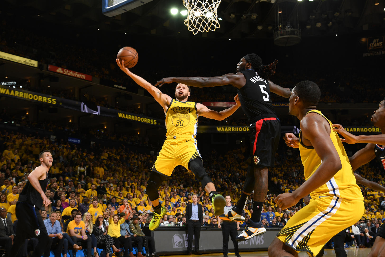 Playoff NBA: Sempat Unggul 23 Poin, Warriors Dikalahkan Clippers di Kandang