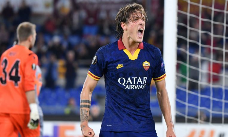 Roma Tertarik Permanenkan Kontrak Smalling, Man United Minta Nicolo Zaniolo
