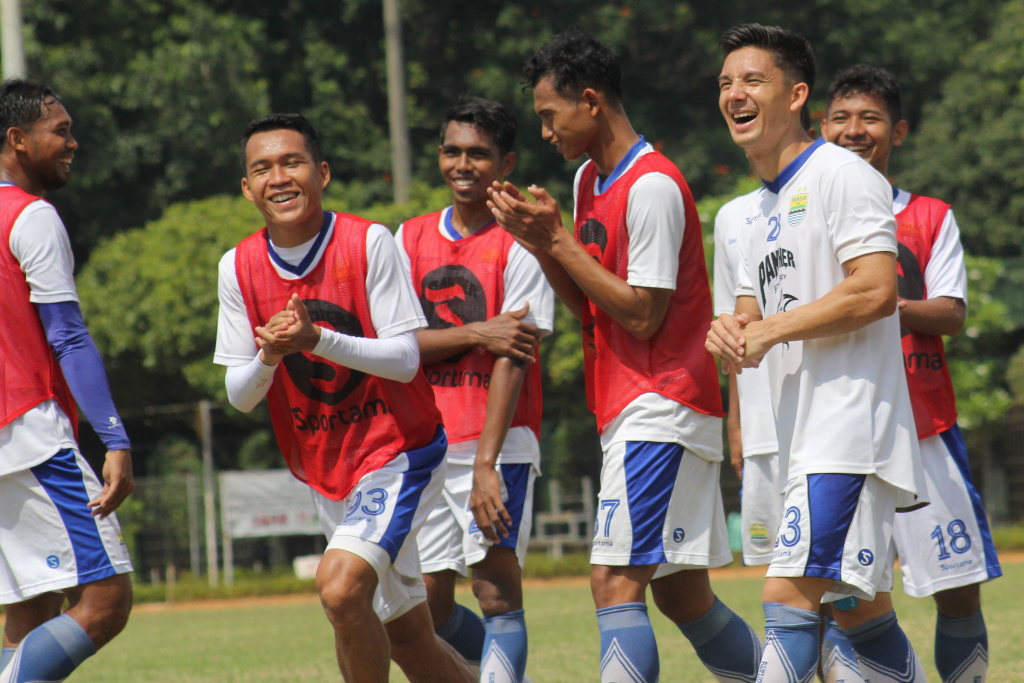 Persib Masih Buru Pemain Baru Usai Datangkan Jupe dan Artur Gevorkyan