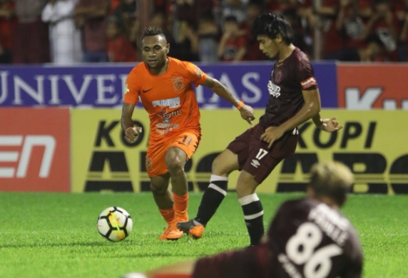 PSM Makassar 1-0 Borneo FC: Gol Telat Guy Junior Antar Juku Eja Amankan Poin Penuh