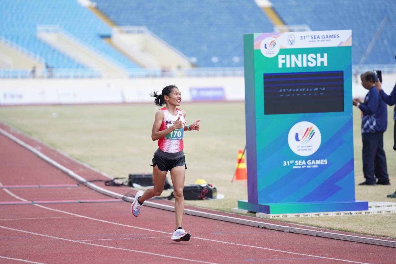 Cerita di Balik Pesan Mengharukan Peraih Medali Emas Marathon Odekta Elvina