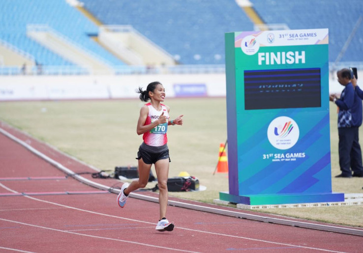 Cerita di Balik Pesan Mengharukan Peraih Medali Emas Marathon Odekta Elvina