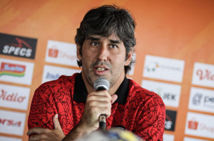 Pelatih Bali United Tak Percaya Mitos Juara Paruh Musim