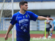 PPKM Jadi Inspirasi Bek Asing Persib Jalani Bisnis Fashion