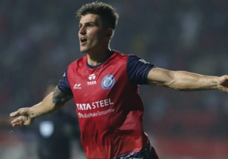 Eks Penyerang Malaga Sepakat Gabung Persib Bandung