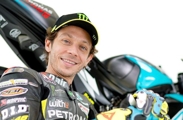 Valentino Rossi Hanya Berganti Kulit, Tak Ada yang Berubah