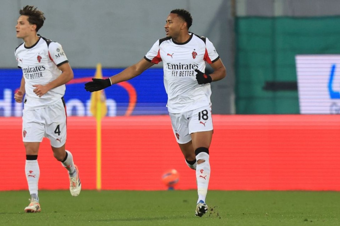 Hasil Serie A: Christopher Nkunku Cetak Gol Telat, AC Milan Imbang 1-1 di Fiorentina