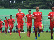 Arema FC Tak Langsung Sodorkan Kontrak ke Dua Pemain Asing Baru, Ini Alasannya