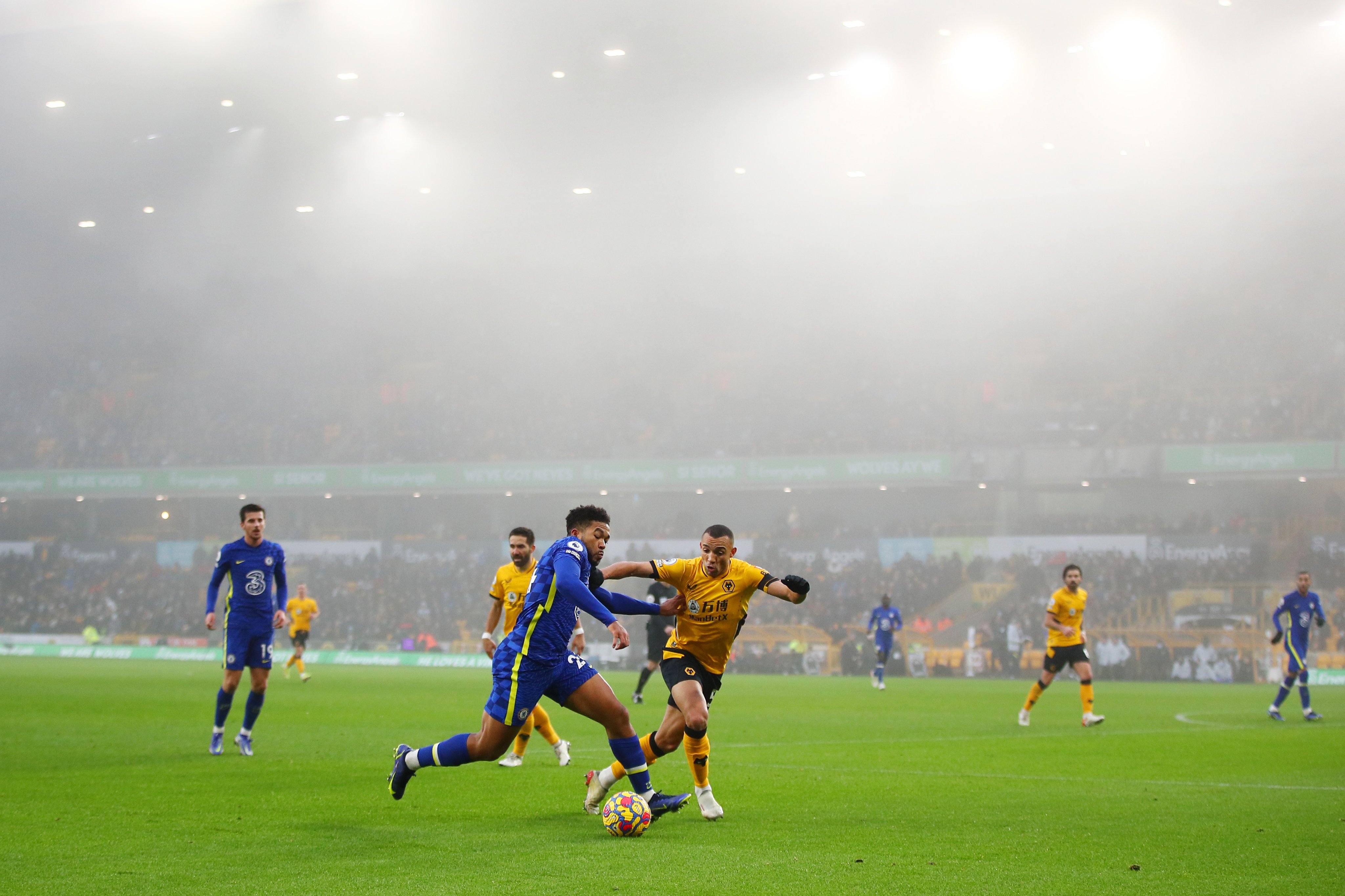 Risiko Terlalu Tinggi, Manajer Chelsea Minta Pertandingan Ditunda