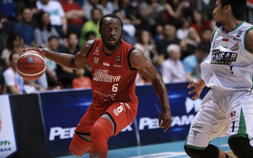 IBL 2020: Louvre Menangi Derby Surabaya