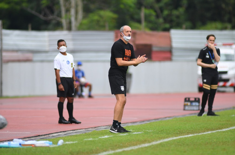 Pelatih Borneo FC Risto Vidakovic Ingatkan Persib